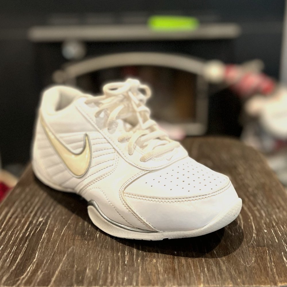 Nike Air Men's Baseline Low White Leather Sneakers sz6